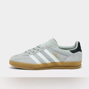 Adidas Gazelle kids  Light Gray Sneakers size 7 big kids youth